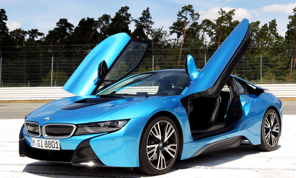 Bmw i8 2022 фото