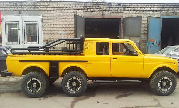 Lada Niva 6x6