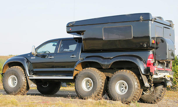 Toyota Hilux 6x6 Arctic Truck